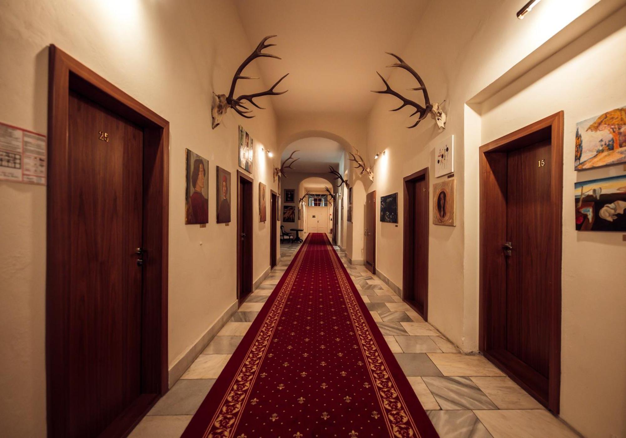 Hotel Kastiel Mojmírovce Exterior photo
